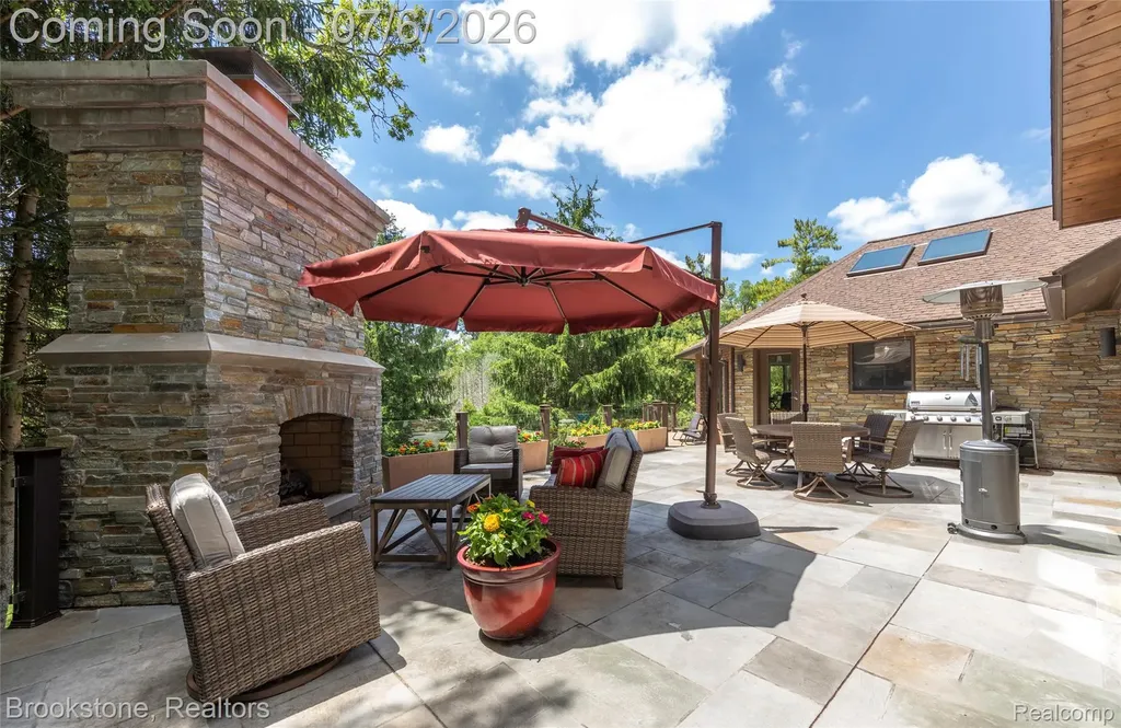 7215 Deer Lake Court Independence Charter Township MI 48346