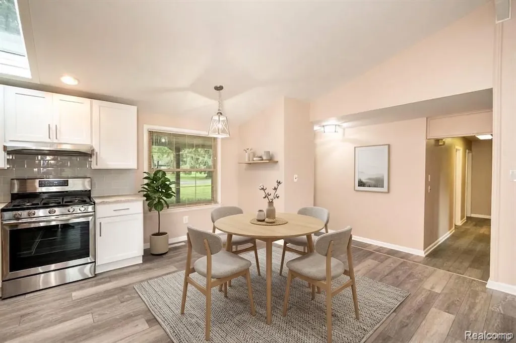 1239 Ashover Drive Bloomfield Charter Township MI 48304
