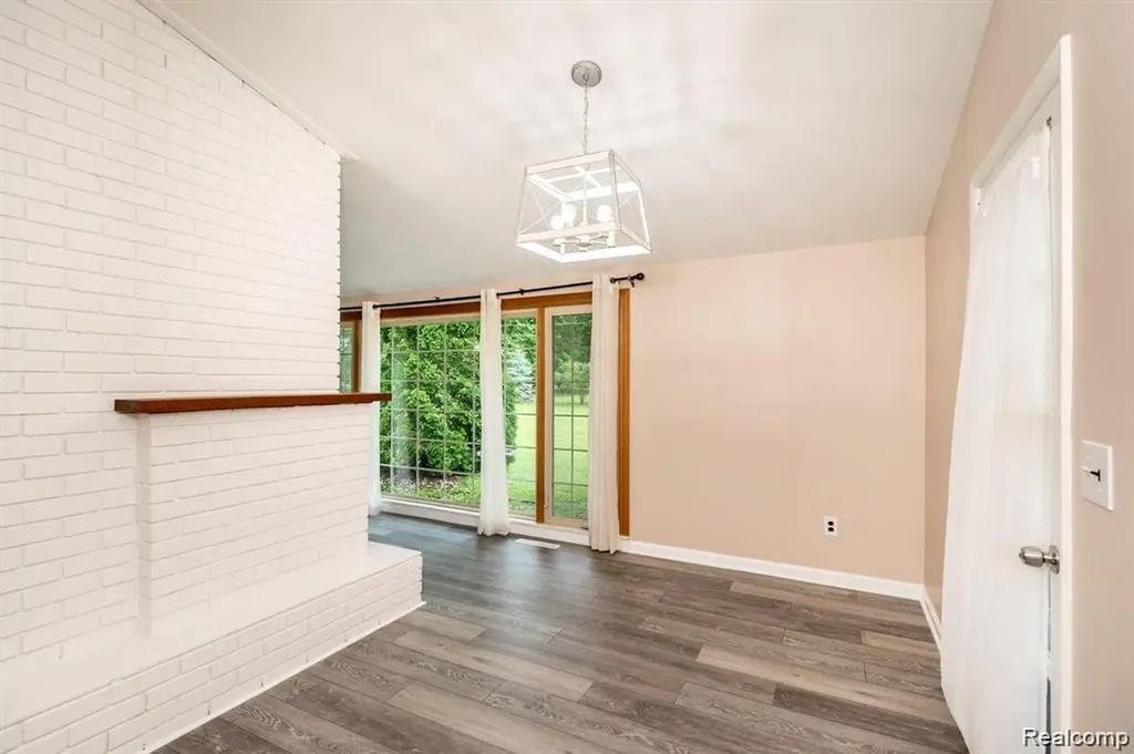 1239 Ashover Drive Bloomfield Charter Township MI 48304