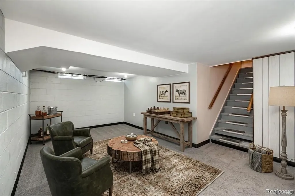 1239 Ashover Drive Bloomfield Charter Township MI 48304