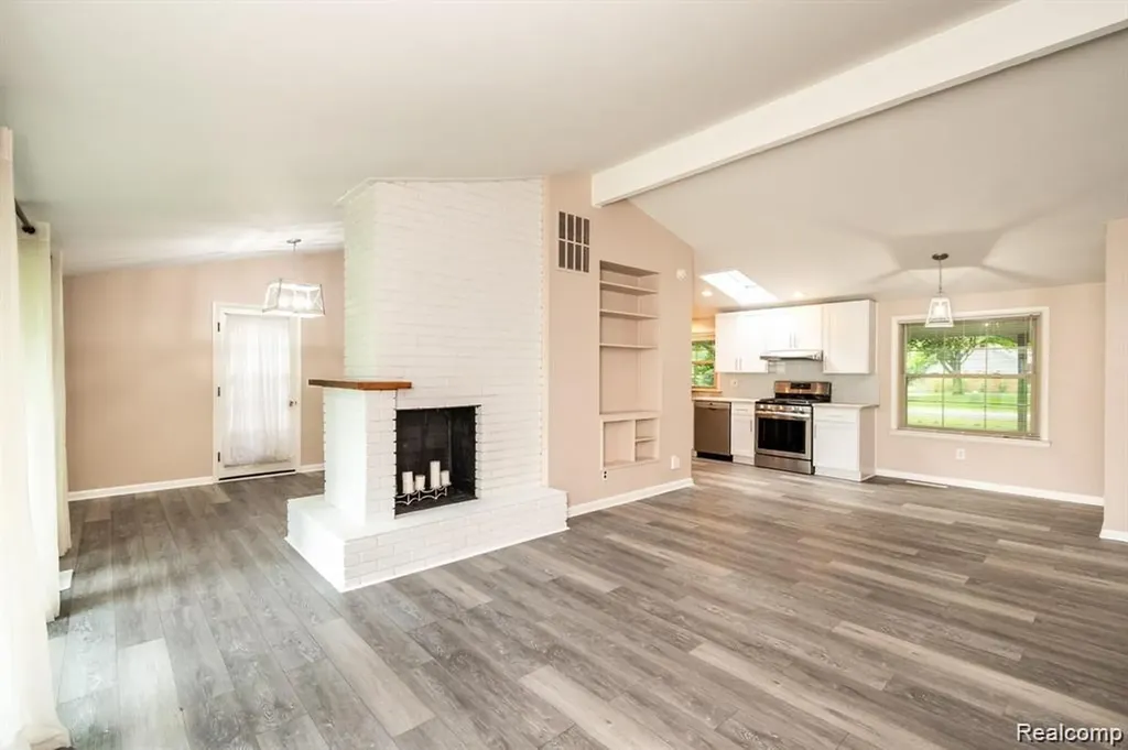 1239 Ashover Drive Bloomfield Charter Township MI 48304