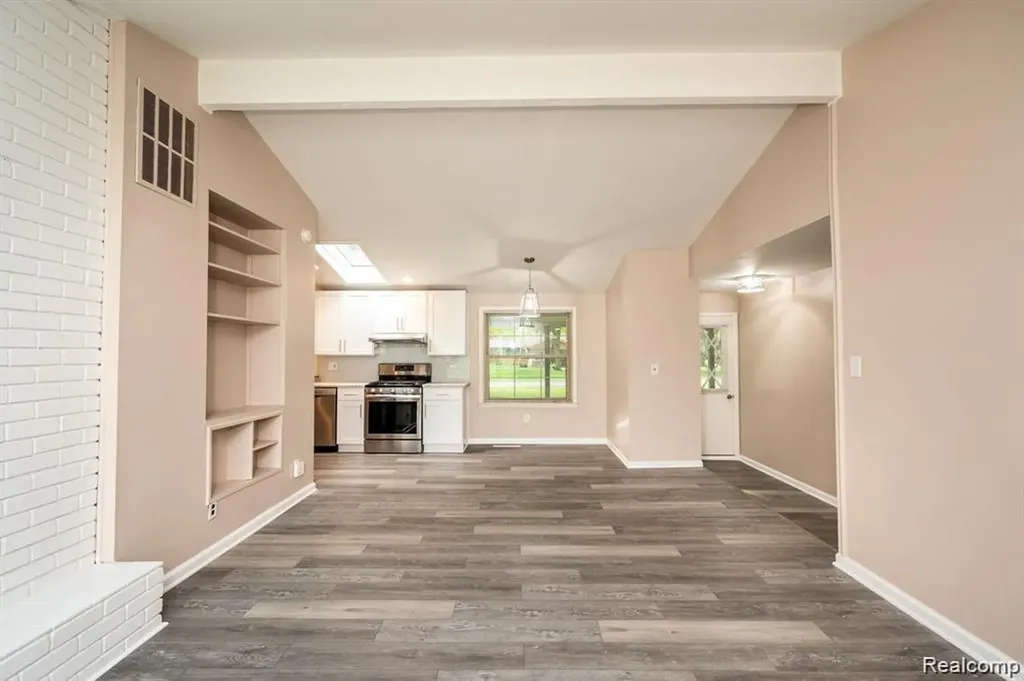 1239 Ashover Drive Bloomfield Charter Township MI 48304