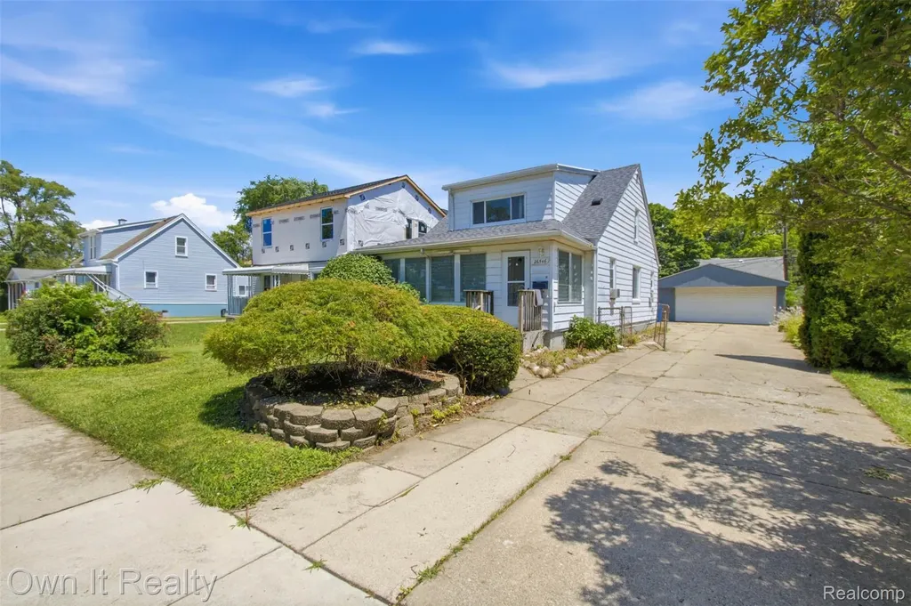 26546 Palmer Boulevard Madison Heights City MI 48071