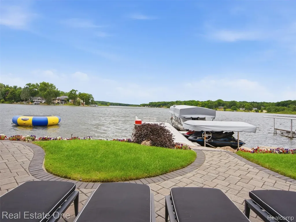 6160 Wertz Springfield Charter Township MI 48350