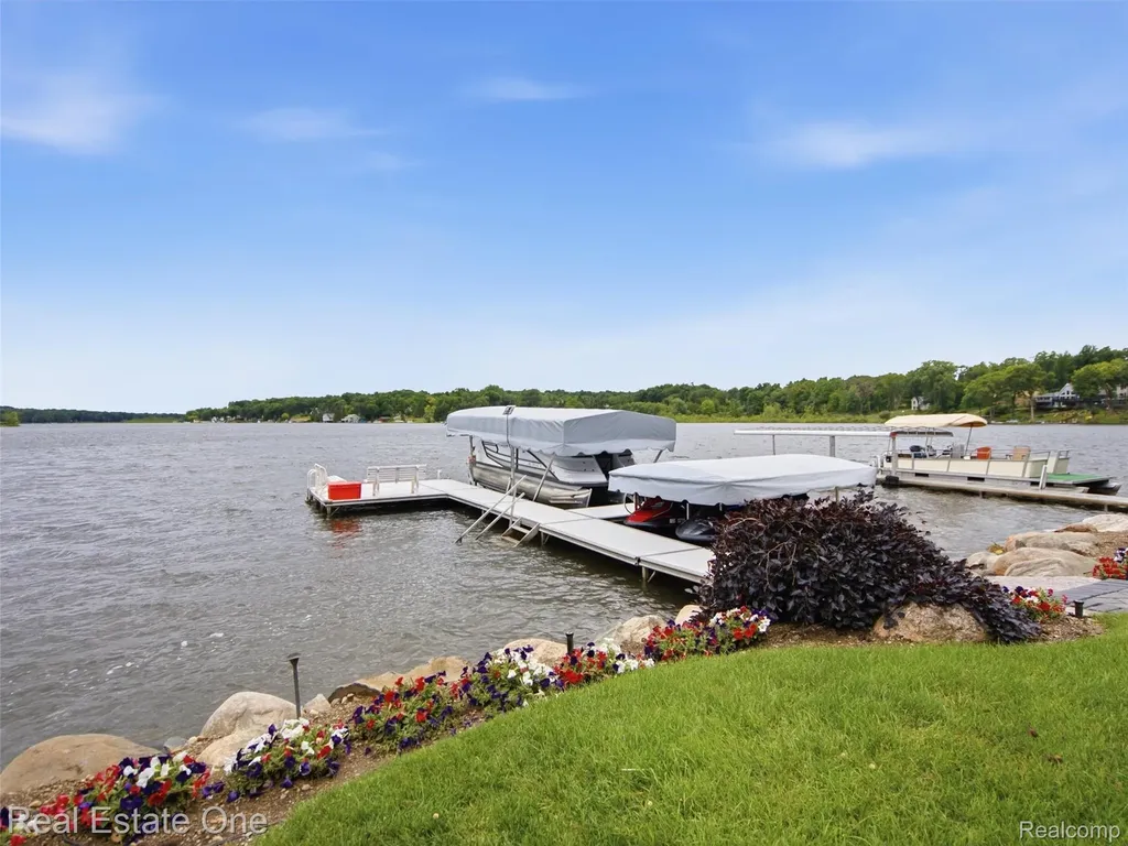 6160 Wertz Springfield Charter Township MI 48350