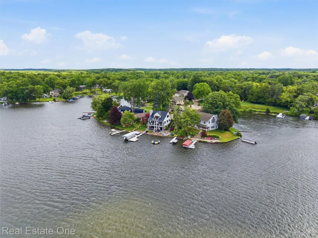 6160 Wertz Springfield Charter Township MI 48350