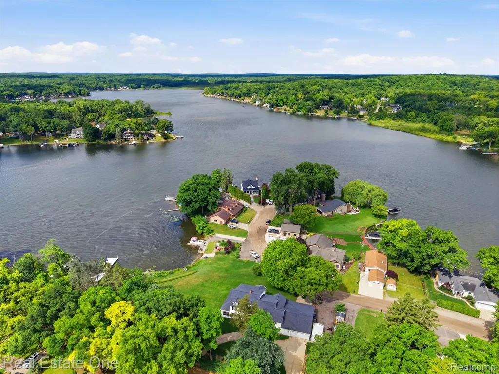 6160 Wertz Springfield Charter Township MI 48350