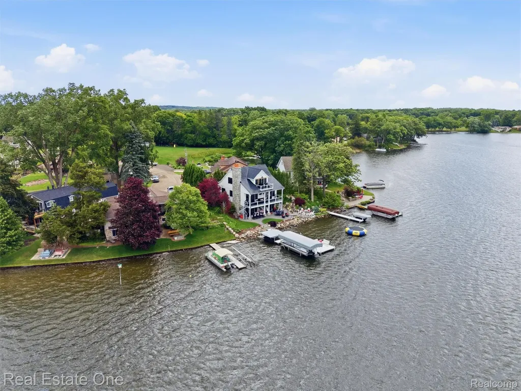 6160 Wertz Springfield Charter Township MI 48350