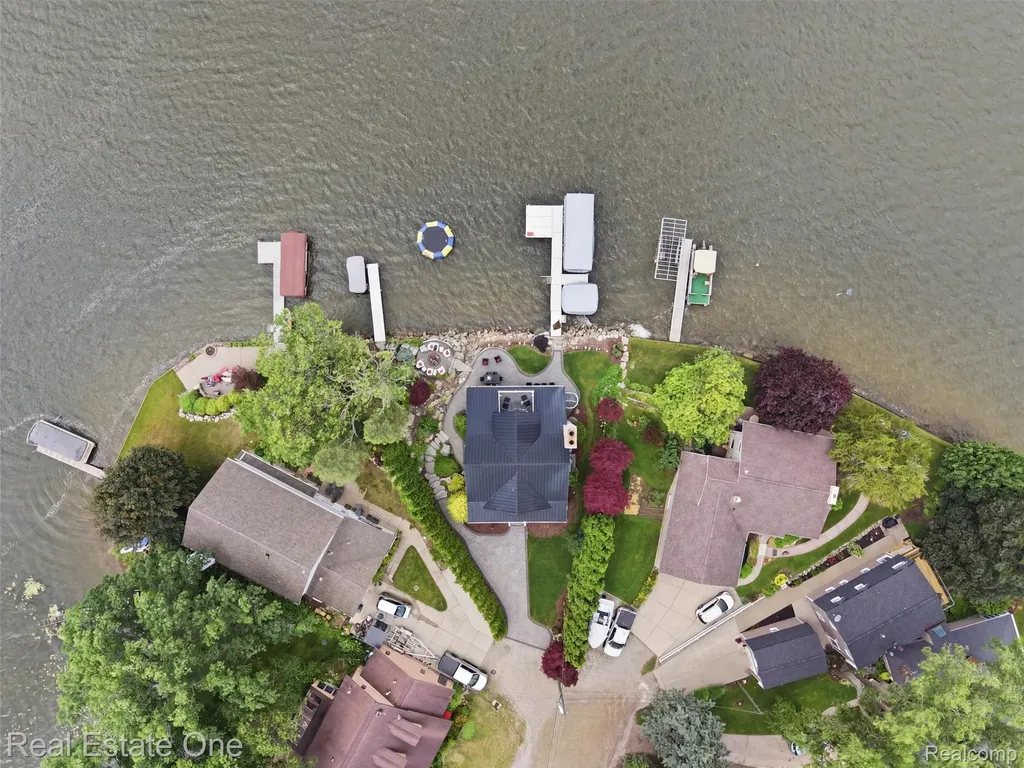 6160 Wertz Springfield Charter Township MI 48350