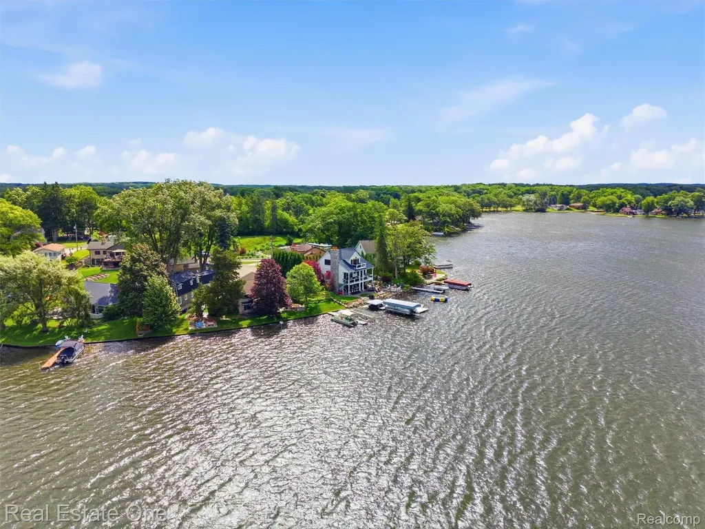 6160 Wertz Springfield Charter Township MI 48350