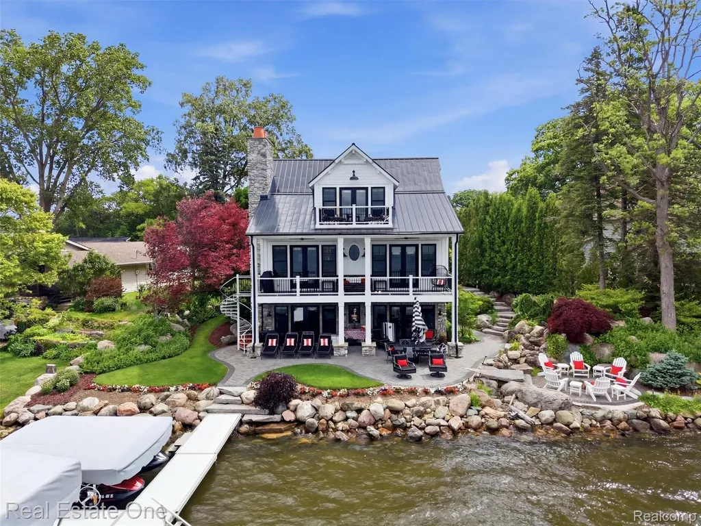 6160 Wertz Springfield Charter Township MI 48350