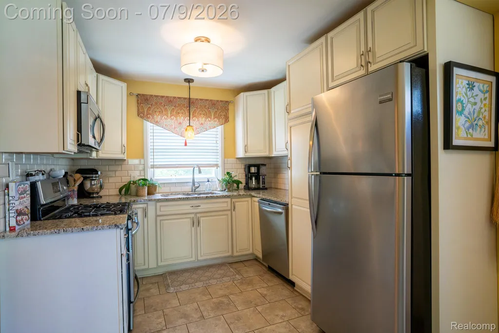 1588 11th Street Wyandotte City MI 48192