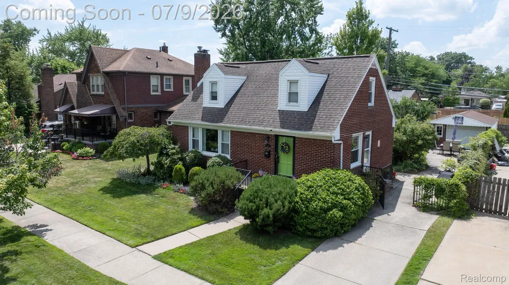 1588 11th Street Wyandotte City MI 48192