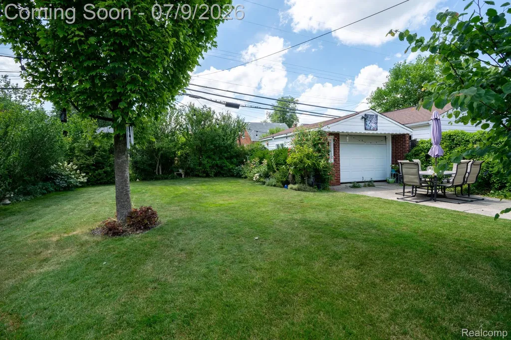 1588 11th Street Wyandotte City MI 48192