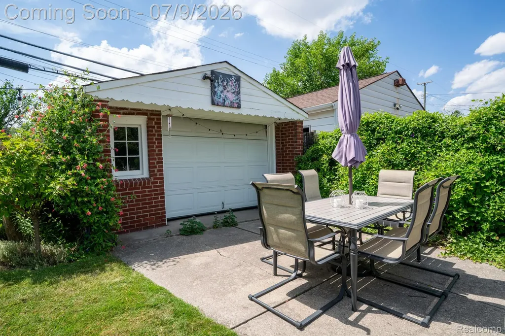 1588 11th Street Wyandotte City MI 48192