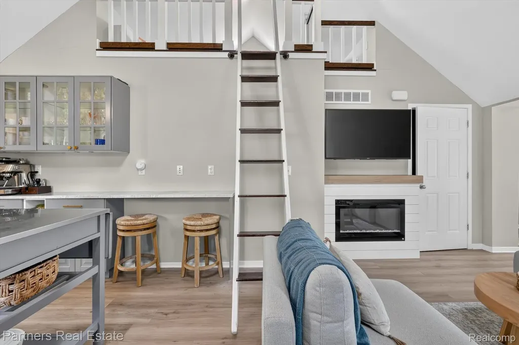 425 S 7th Street Brighton City MI 48116