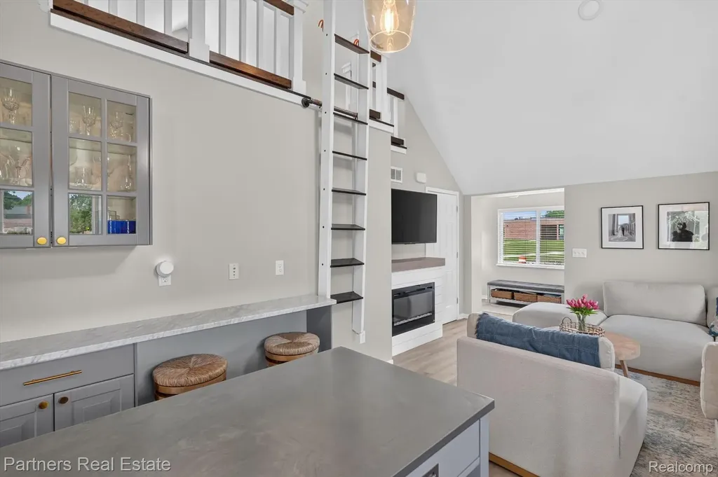 425 S 7th Street Brighton City MI 48116