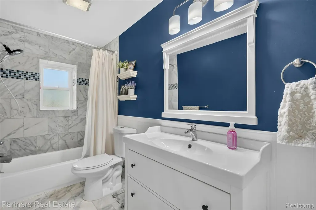 425 S 7th Street Brighton City MI 48116