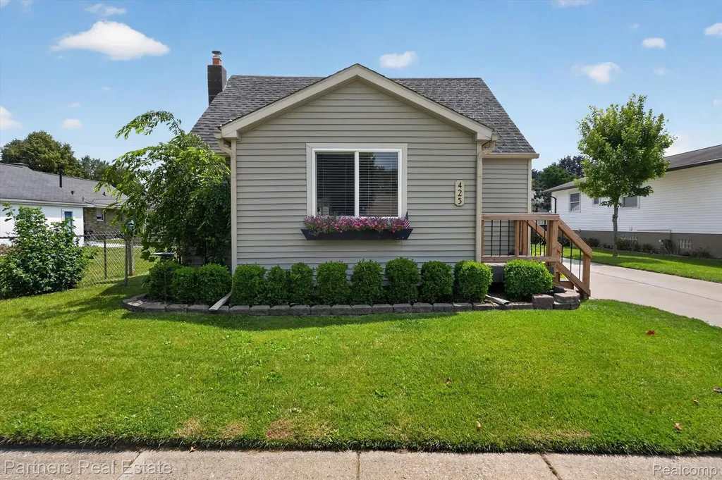 425 S 7th Street Brighton City MI 48116