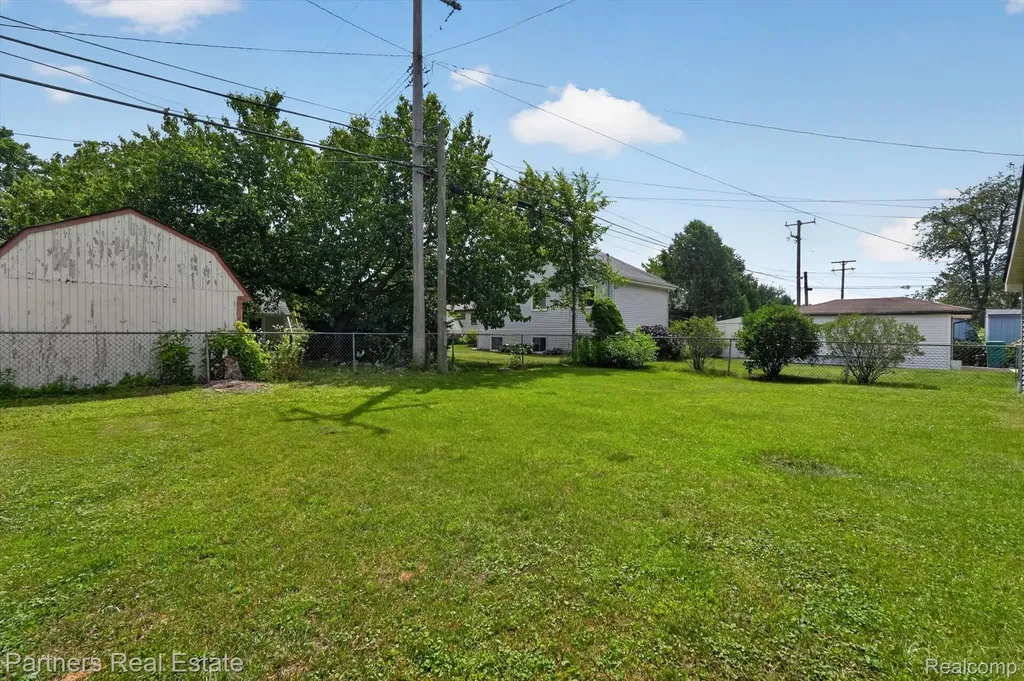 425 S 7th Street Brighton City MI 48116