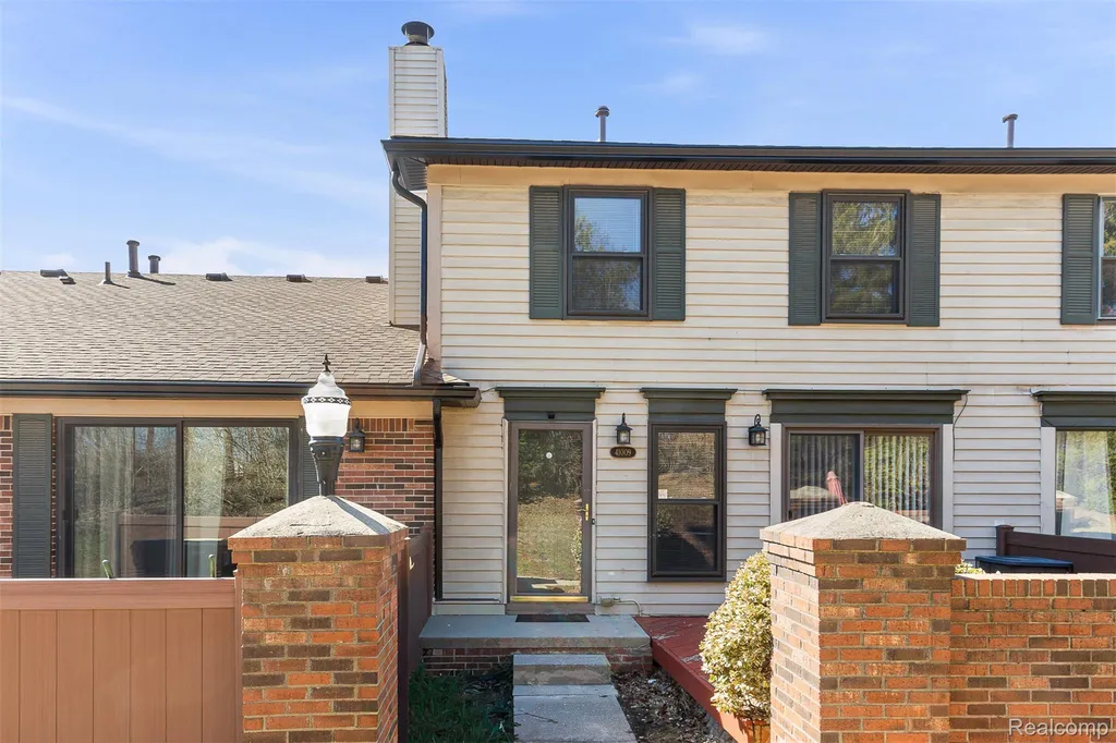 41009 Southwind Drive Canton Charter Township MI 48188