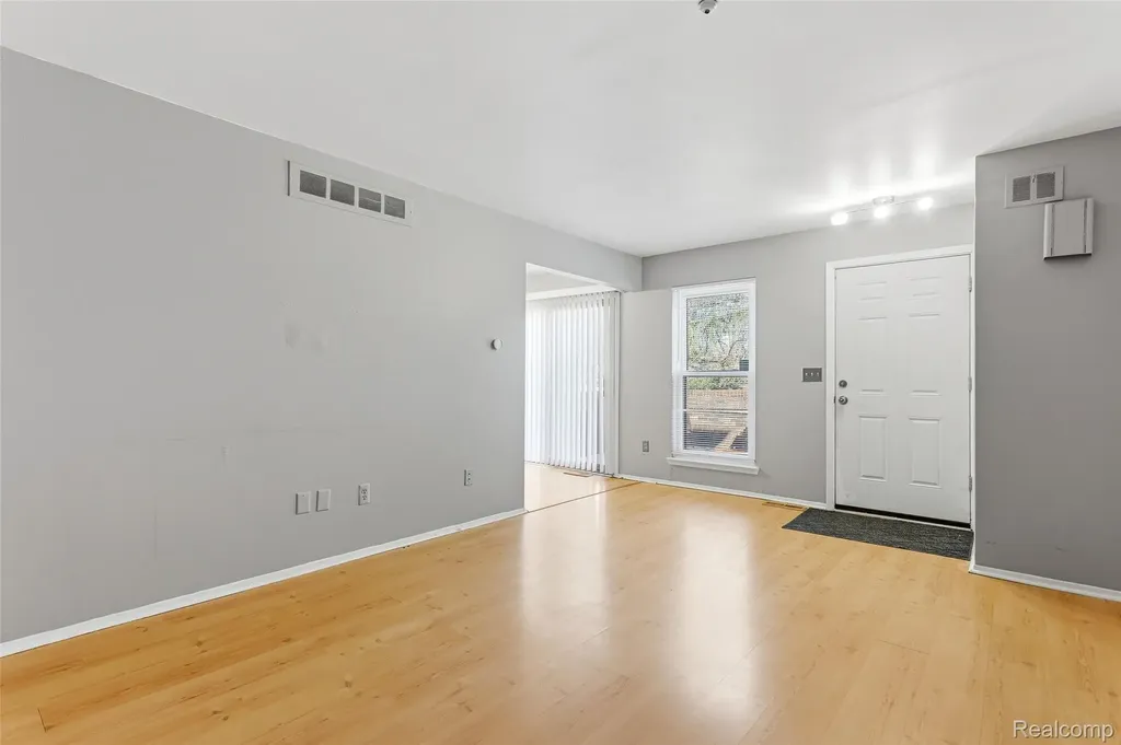41009 Southwind Drive Canton Charter Township MI 48188