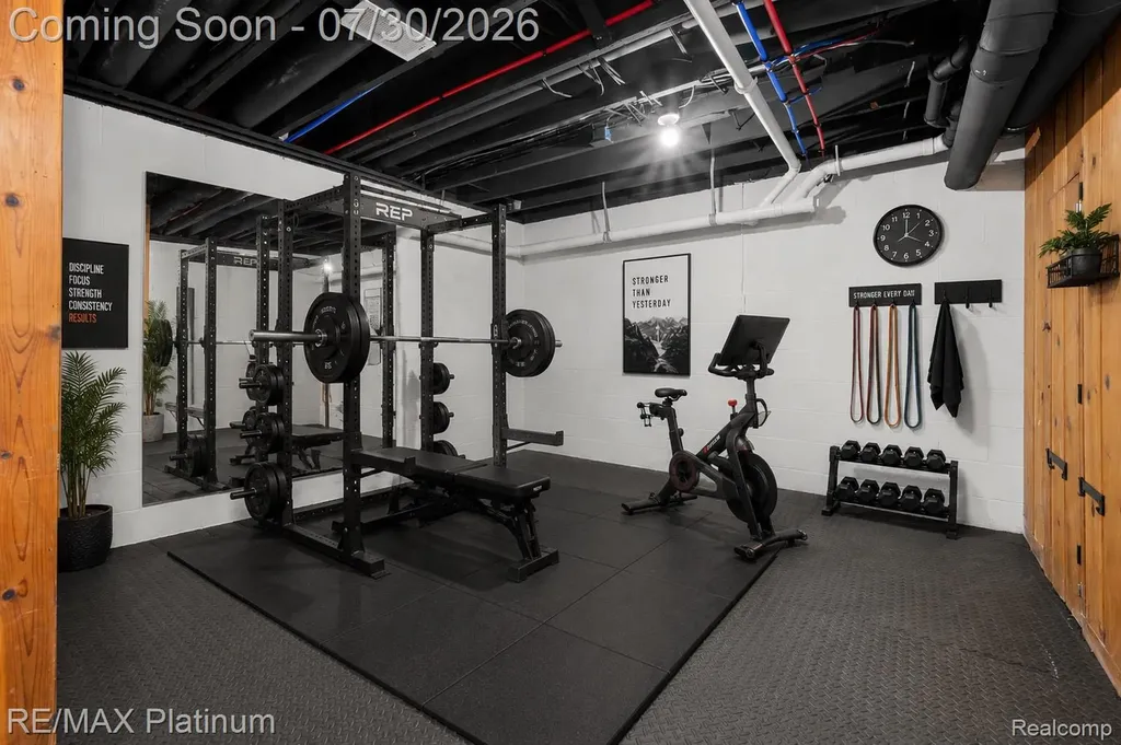 640 N Adelaide Street Fenton City MI 48430