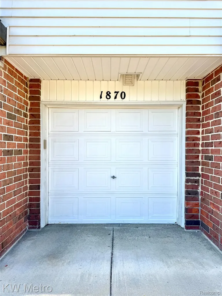 1870 Lindsay Lane Ann Arbor City MI 48104