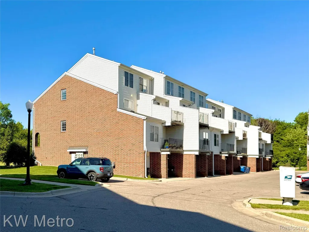 1870 Lindsay Lane Ann Arbor City MI 48104