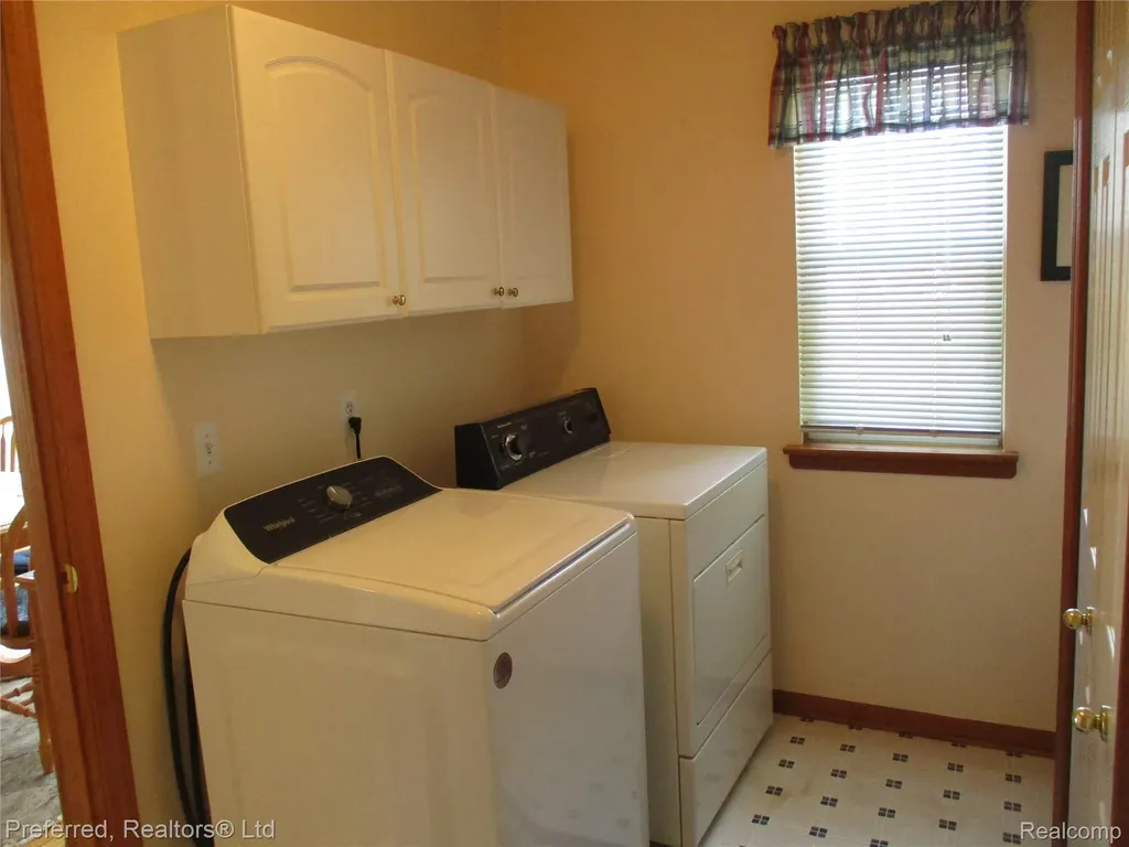 9153 Lakewood Drive Northfield Township MI 48189