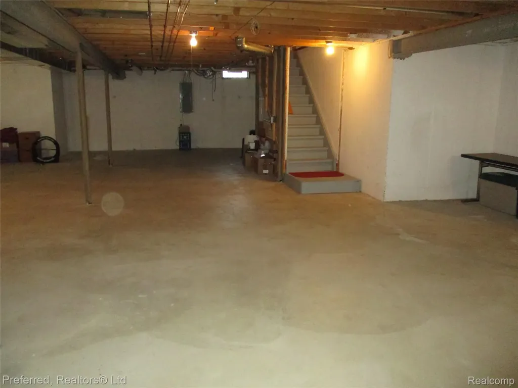 9153 Lakewood Drive Northfield Township MI 48189