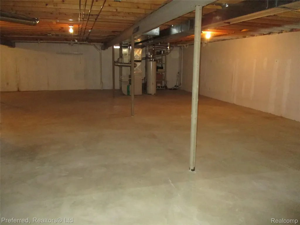 9153 Lakewood Drive Northfield Township MI 48189
