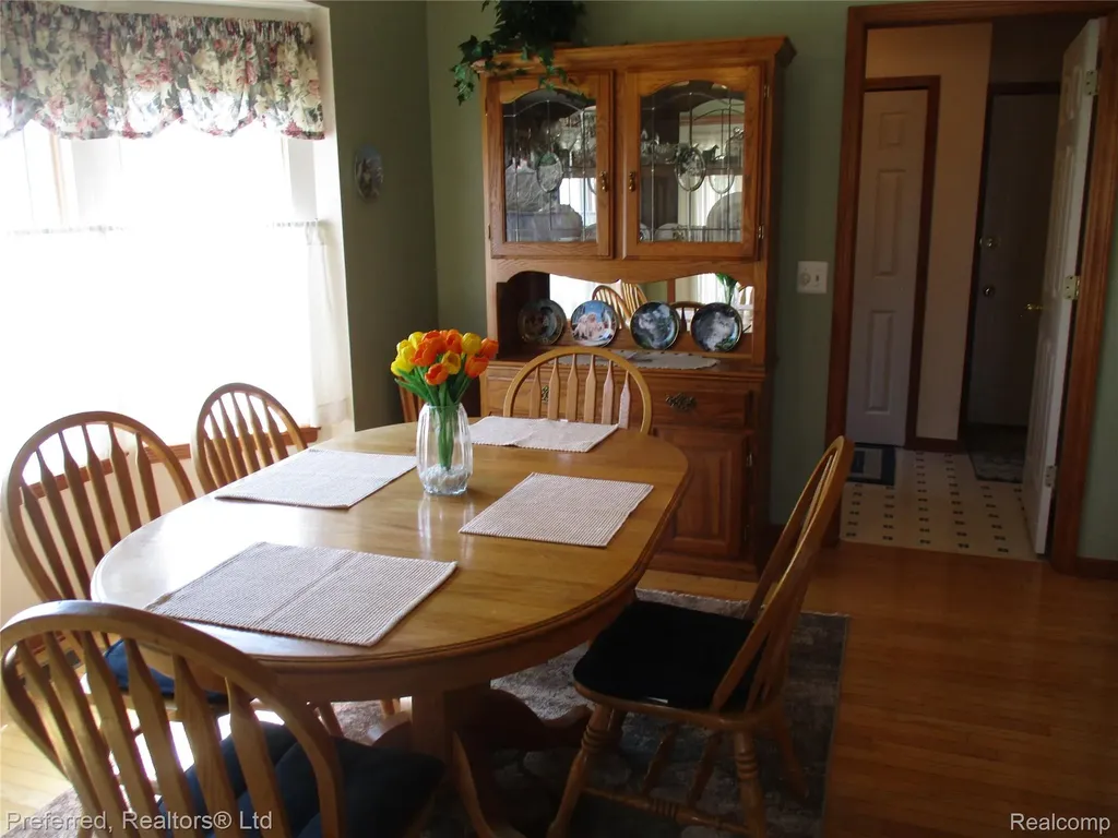 9153 Lakewood Drive Northfield Township MI 48189