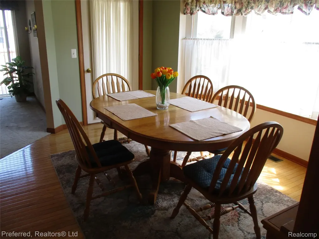 9153 Lakewood Drive Northfield Township MI 48189