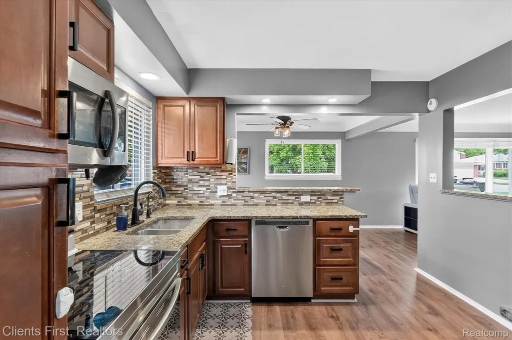 14242 Foch Street Livonia City MI 48154