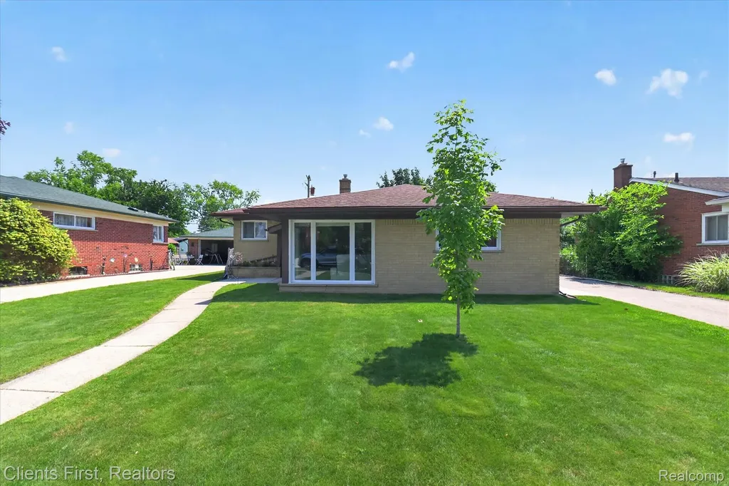 14242 Foch Street Livonia City MI 48154