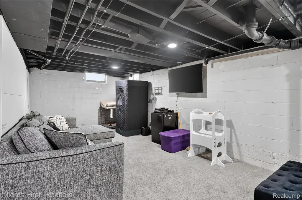 14242 Foch Street Livonia City MI 48154