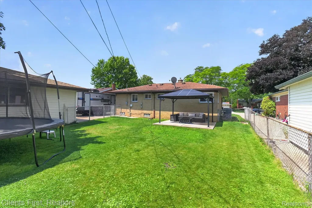 14242 Foch Street Livonia City MI 48154