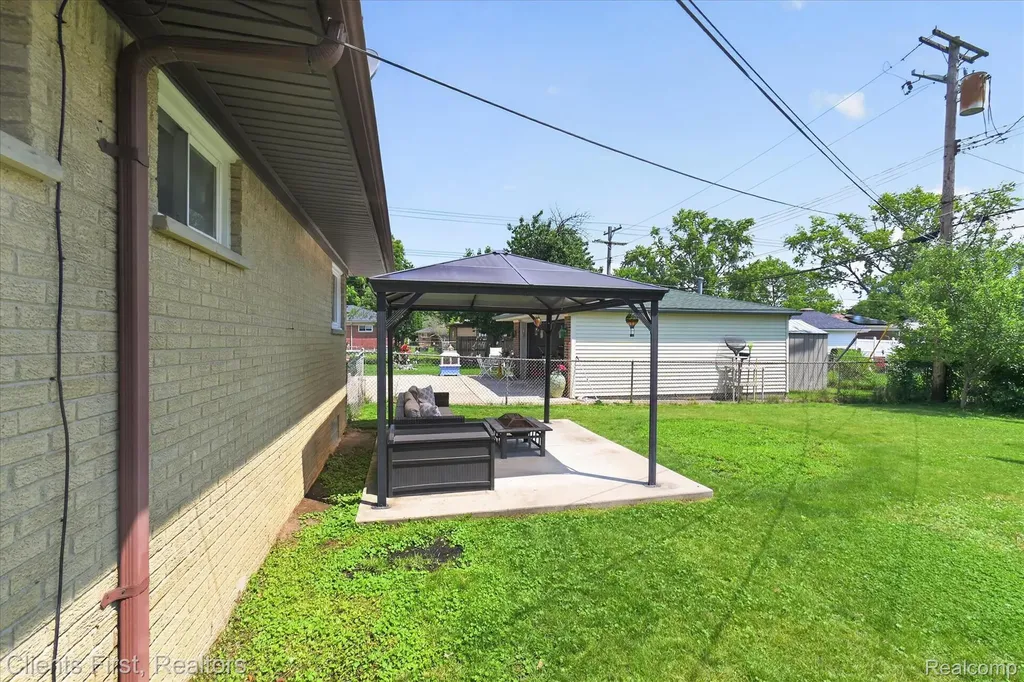 14242 Foch Street Livonia City MI 48154