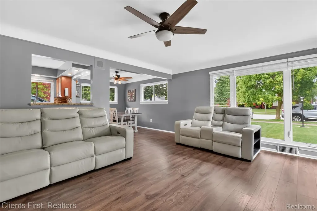 14242 Foch Street Livonia City MI 48154