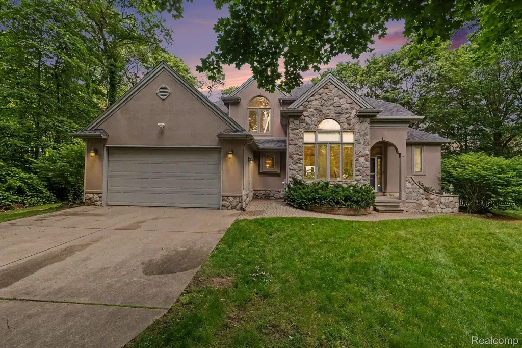 13445 Chateau Cove Drive Groveland Township MI 48442