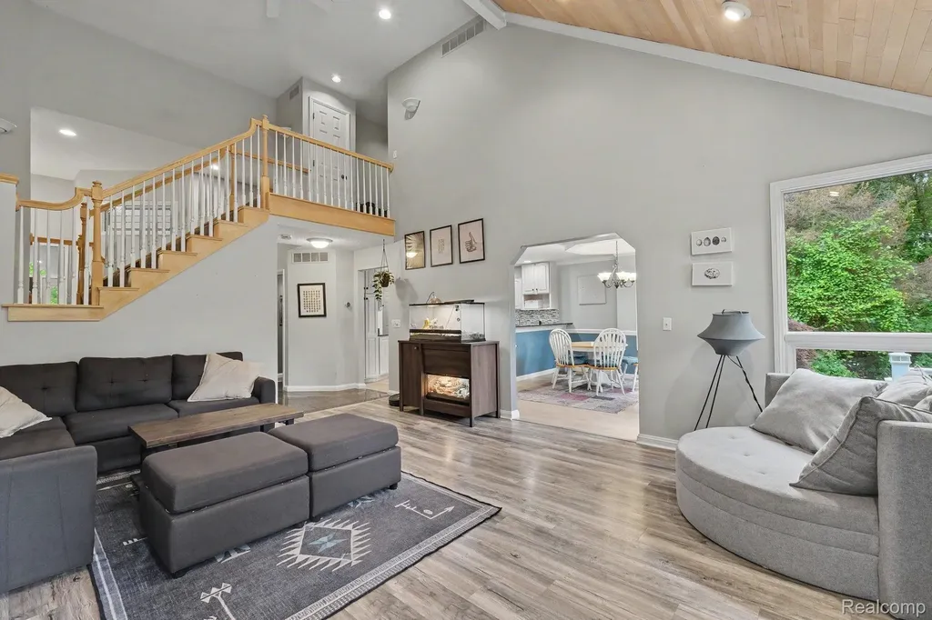 13445 Chateau Cove Drive Groveland Township MI 48442