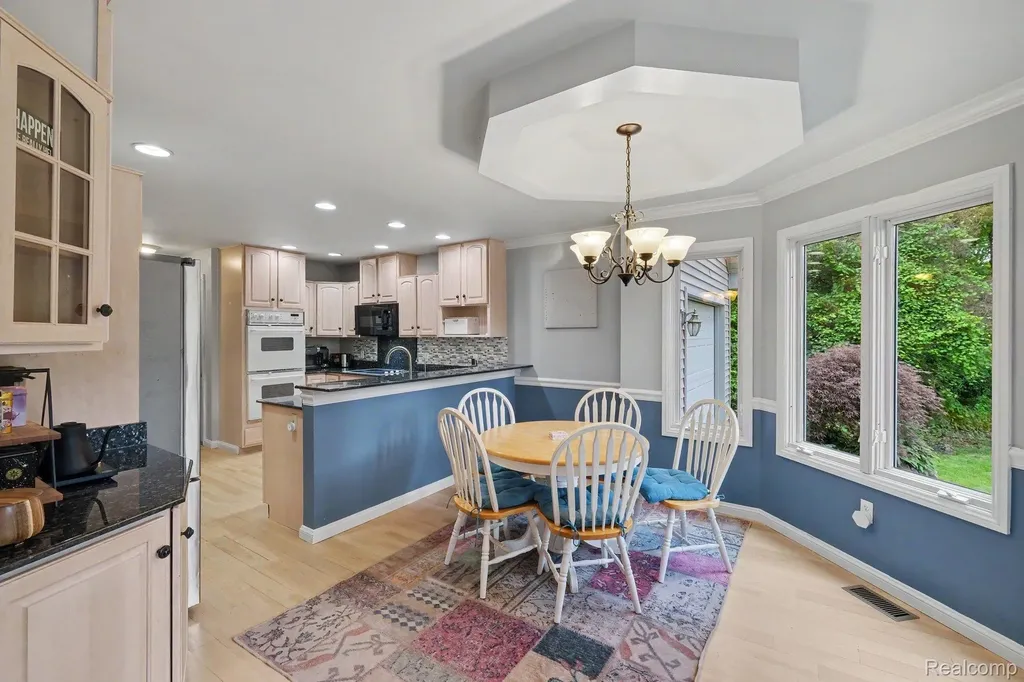 13445 Chateau Cove Drive Groveland Township MI 48442