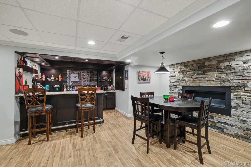 13445 Chateau Cove Drive Groveland Township MI 48442