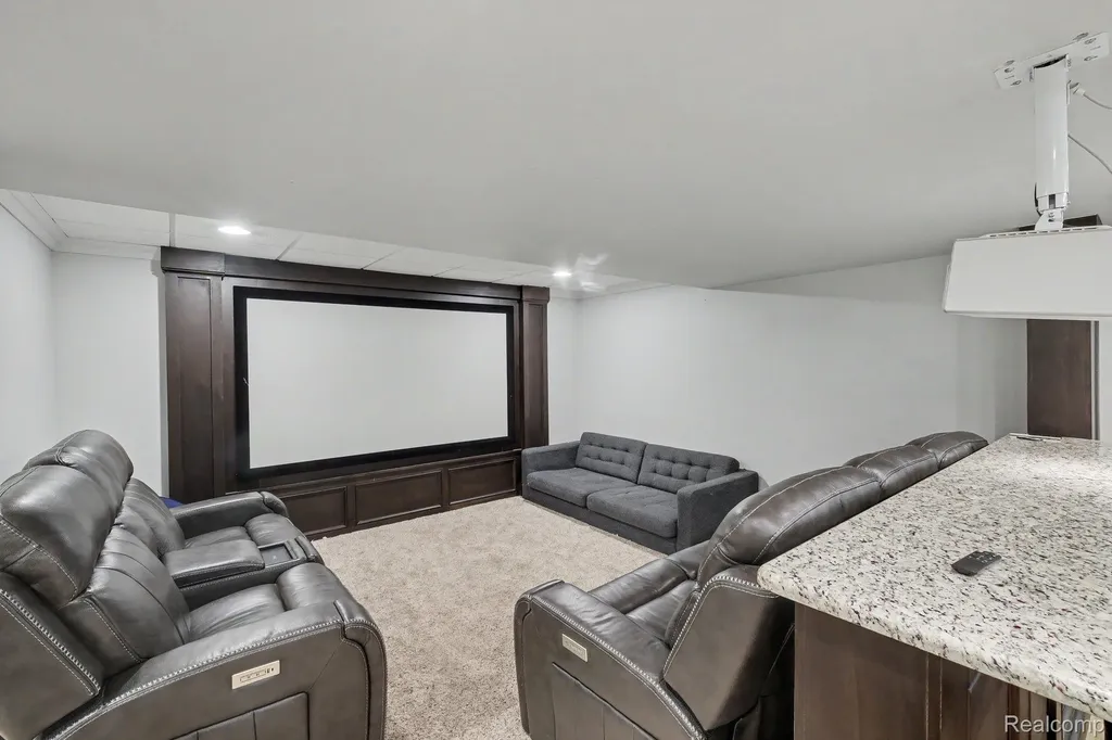 13445 Chateau Cove Drive Groveland Township MI 48442