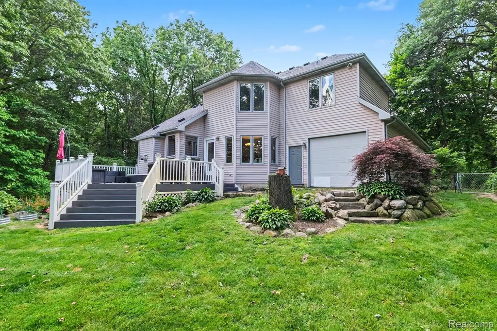 13445 Chateau Cove Drive Groveland Township MI 48442