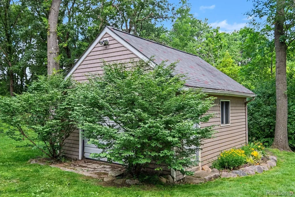 13445 Chateau Cove Drive Groveland Township MI 48442