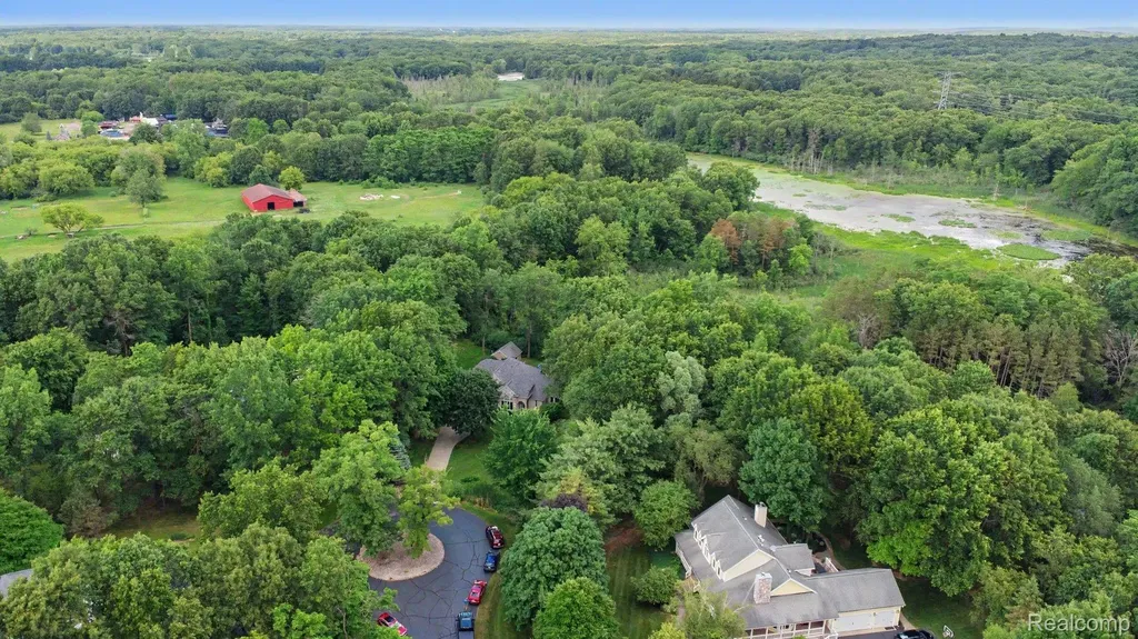 13445 Chateau Cove Drive Groveland Township MI 48442