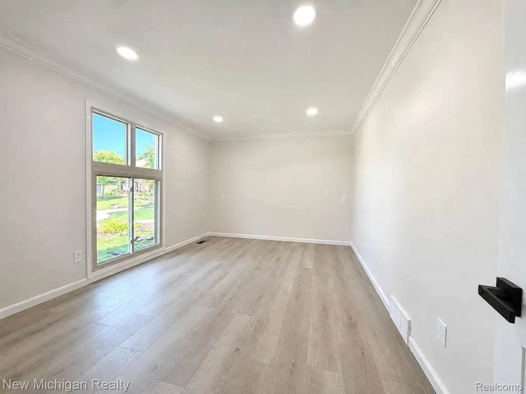 650 Deerfield Court Rochester Hills City MI 48309