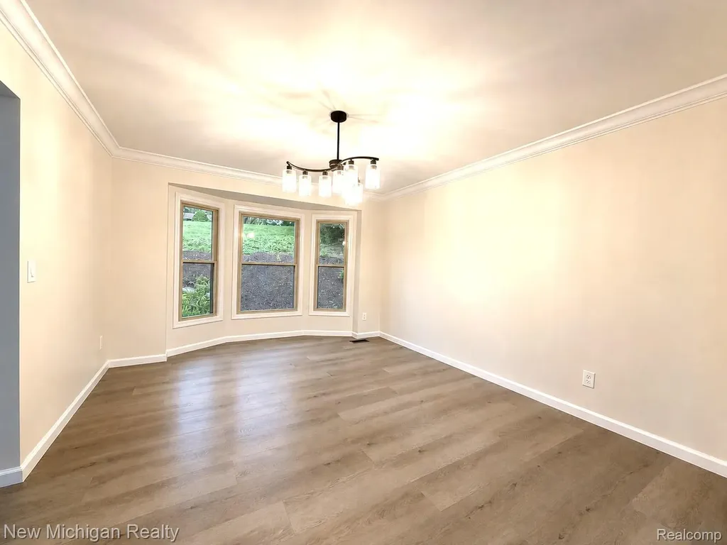 650 Deerfield Court Rochester Hills City MI 48309